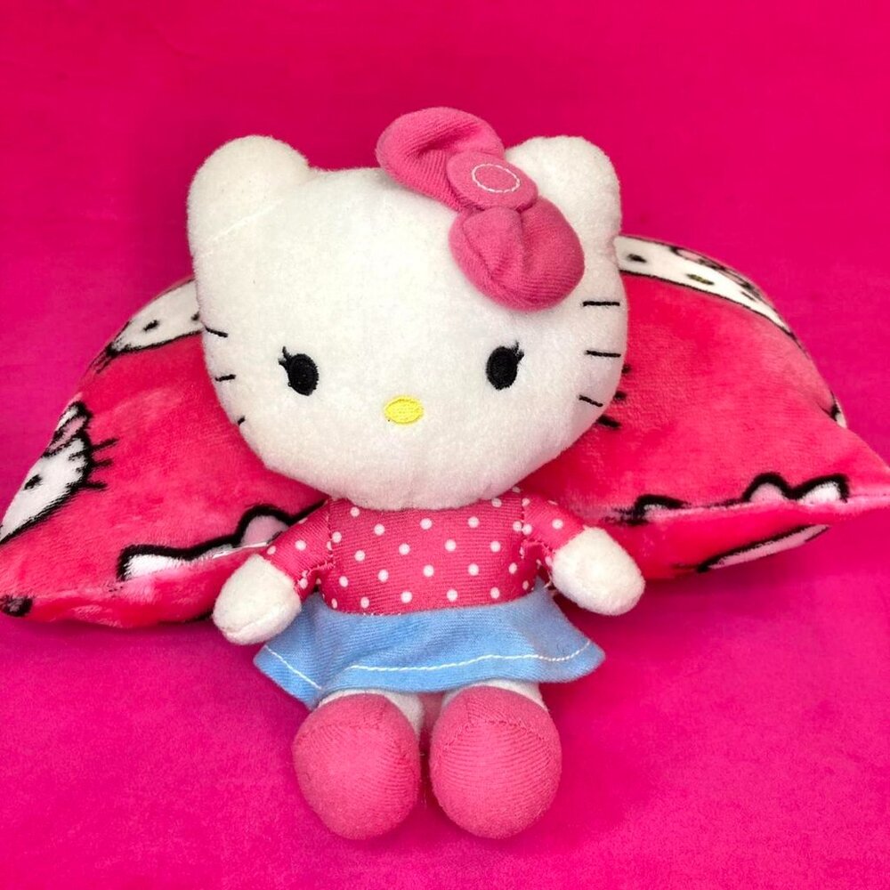 2014 Sanrio Hello Kitty Mini Plush